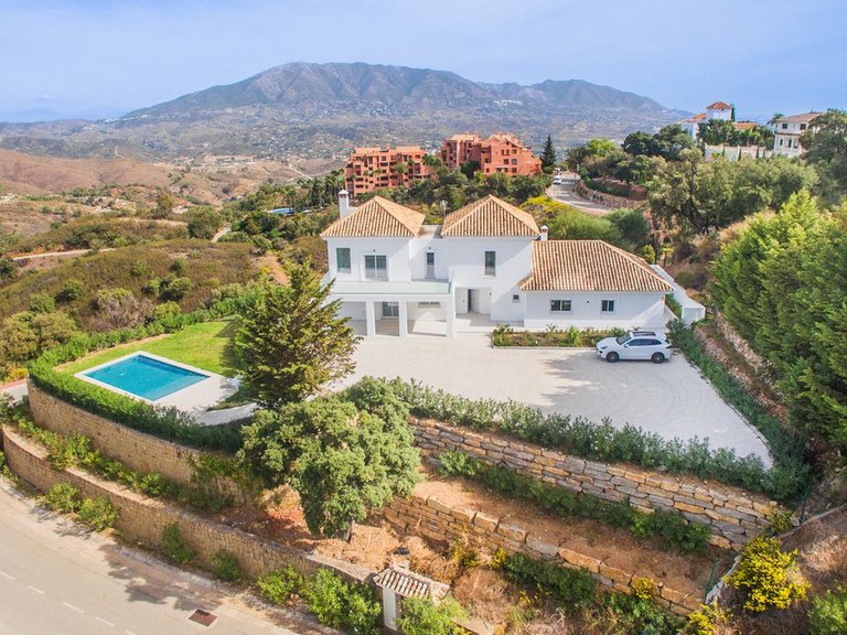 Apartment for Sale in La Mairena, Malaga 30