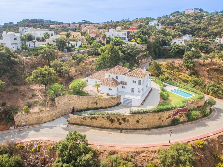 Apartment for Sale in La Mairena, Malaga 32