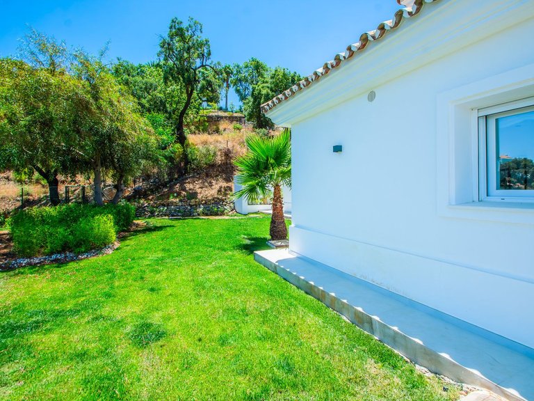 Apartment for Sale in La Mairena, Malaga 36