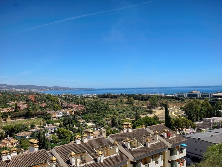 Apartment for Sale in Nueva Andalucía, Malaga 1
