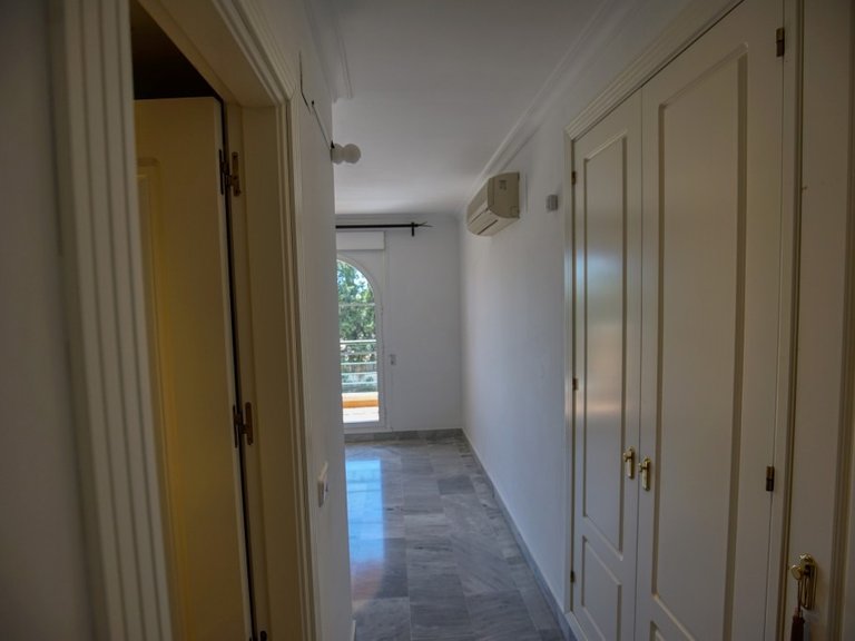 Apartment for Sale in Nueva Andalucía, Malaga 9
