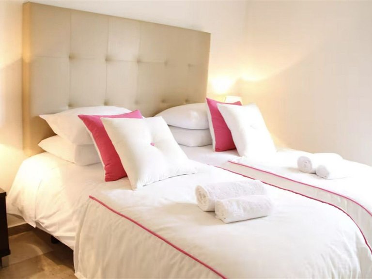 Town House for Sale in Nueva Andalucía, Malaga 11