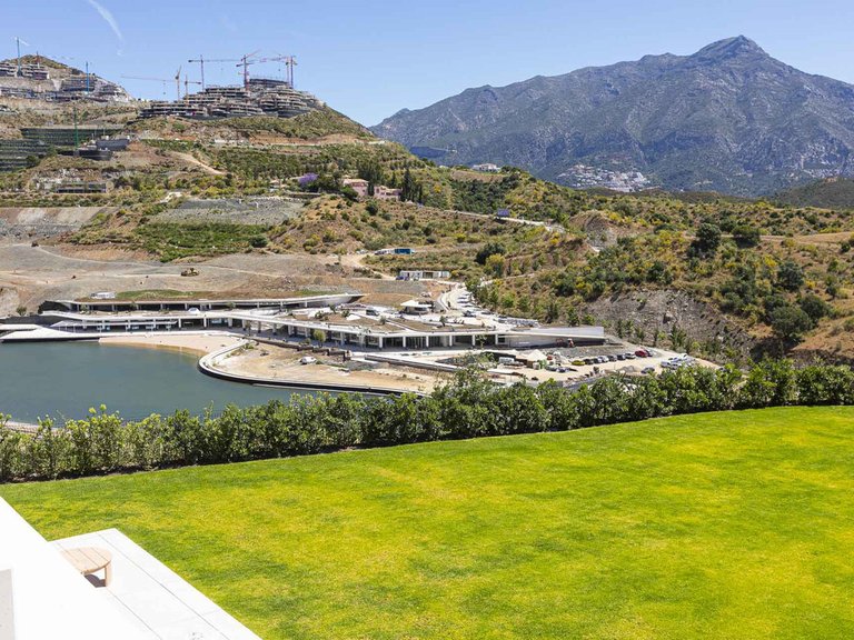 Apartment for Sale in Benahavís, Malaga 42