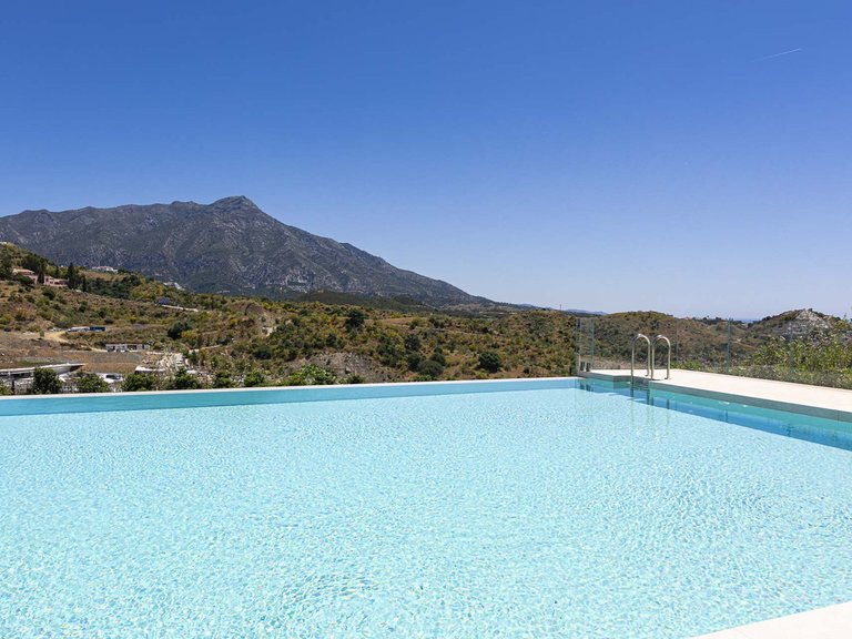 Apartment for Sale in Benahavís, Malaga 44