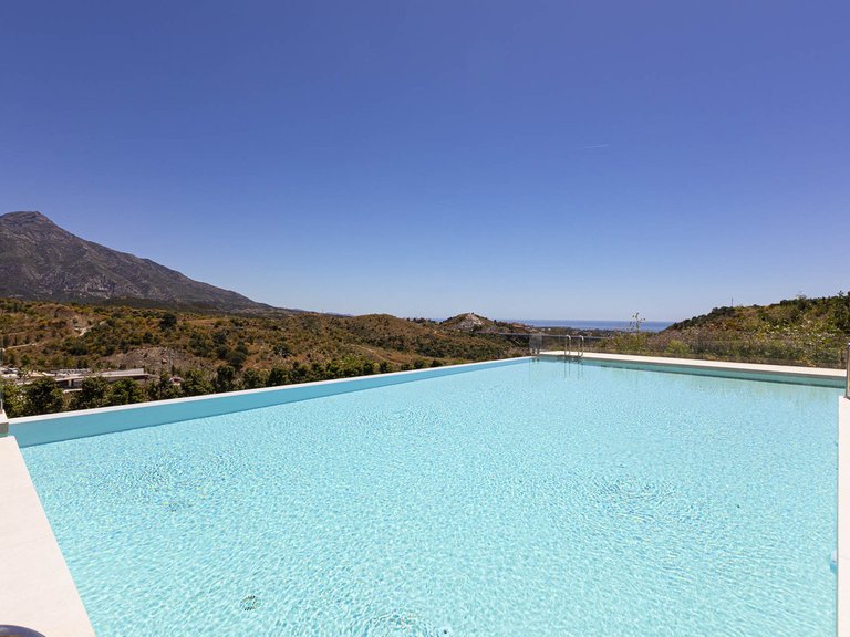 Apartment for Sale in Benahavís, Malaga 45