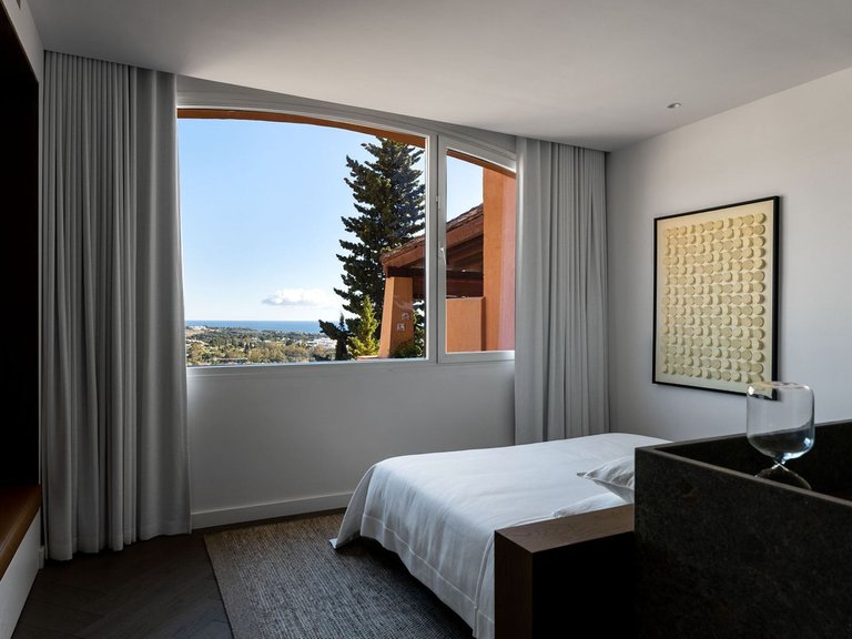 Apartment for Sale in Nueva Andalucía, Malaga 19