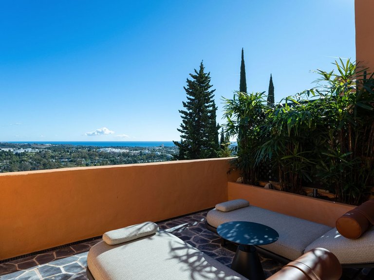 Apartment for Sale in Nueva Andalucía, Malaga 26