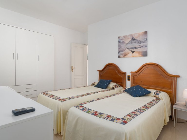 Town House for Sale in Las Lagunas, Malaga 19