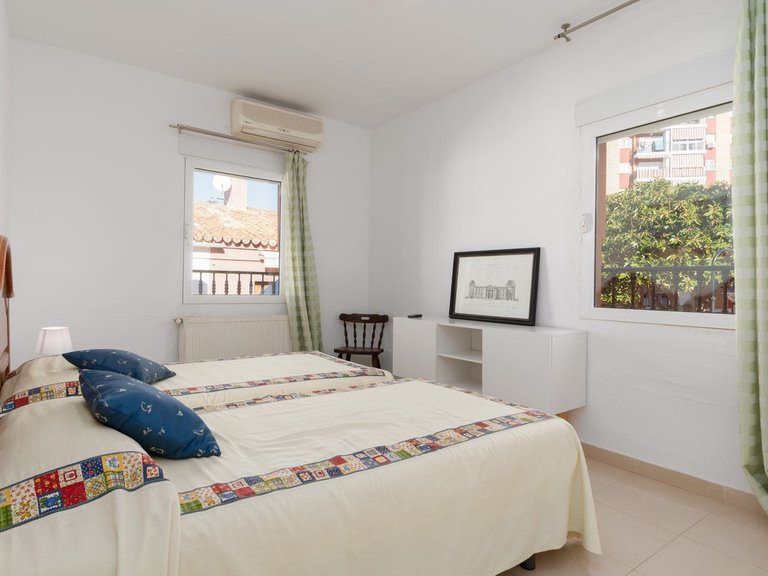 Town House for Sale in Las Lagunas, Malaga 20