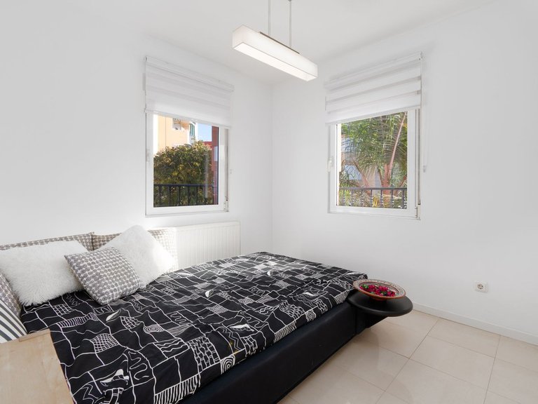 Town House for Sale in Las Lagunas, Malaga 21