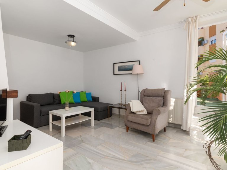 Town House for Sale in Las Lagunas, Malaga 4