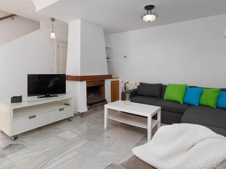Town House for Sale in Las Lagunas, Malaga 5