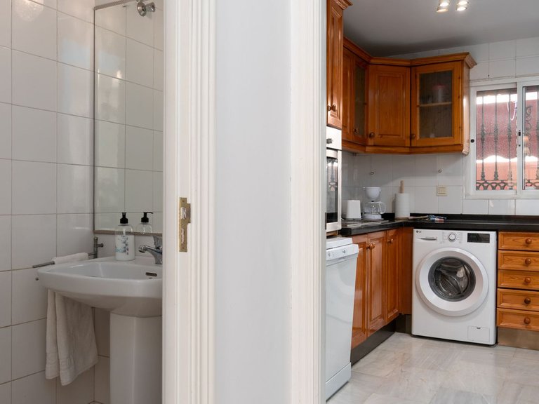 Town House for Sale in Las Lagunas, Malaga 9