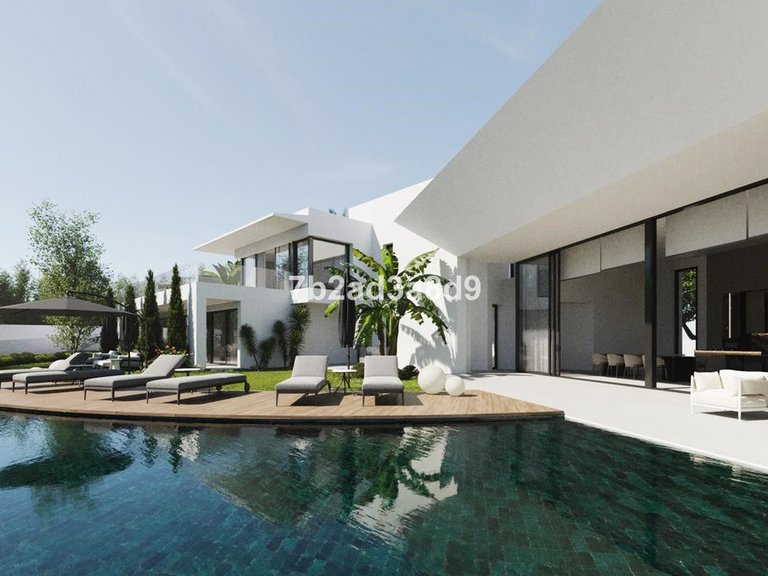 Plot for Sale in Nueva Andalucía, Malaga 1