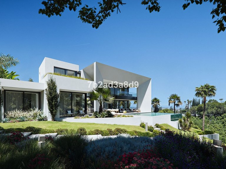 Plot for Sale in Nueva Andalucía, Malaga 3