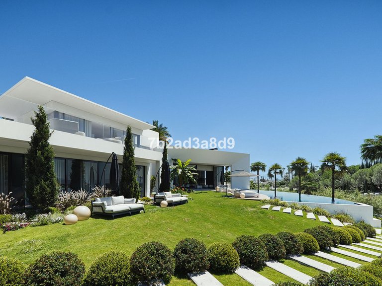 Plot for Sale in Nueva Andalucía, Malaga 4