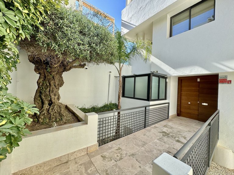 Apartment for  in Costa del Sol, Altos De Los Monteros, Malaga 5