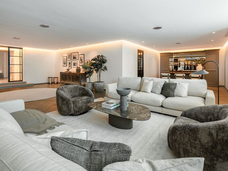 Villa for Sale in Benahavís, Malaga 4