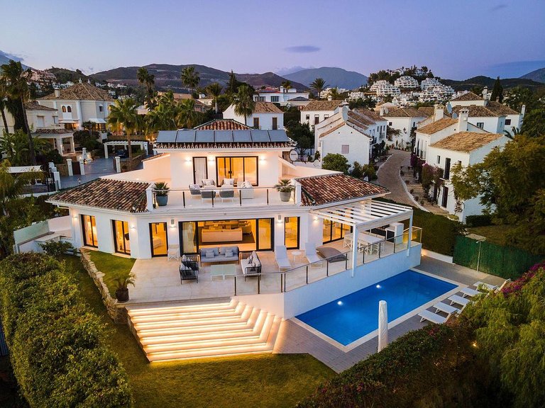 Villa for Sale in Marbella, Malaga 1