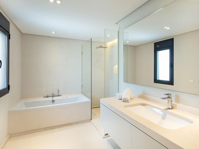 Villa for Sale in Marbella, Malaga 12