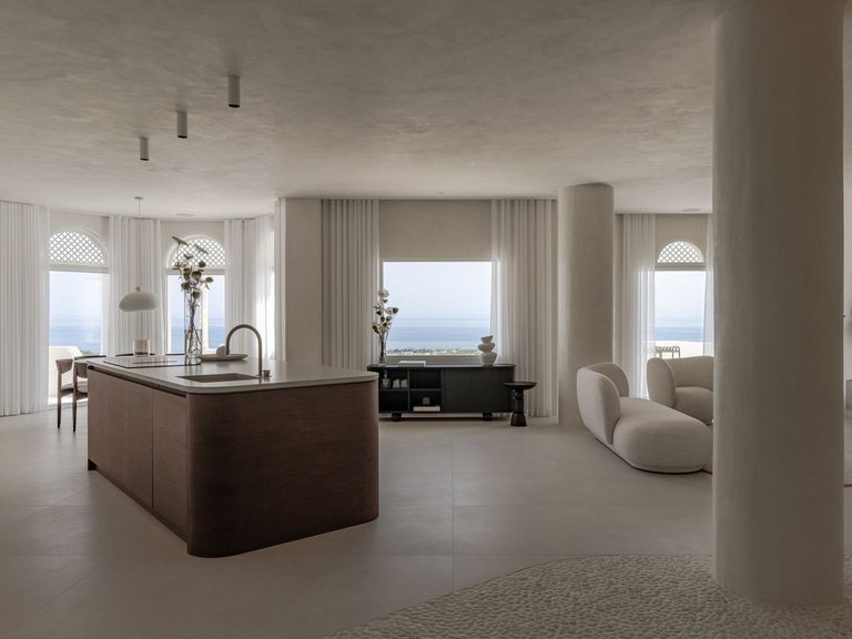 Penthouse for Sale in The Golden Mile, Malaga 3