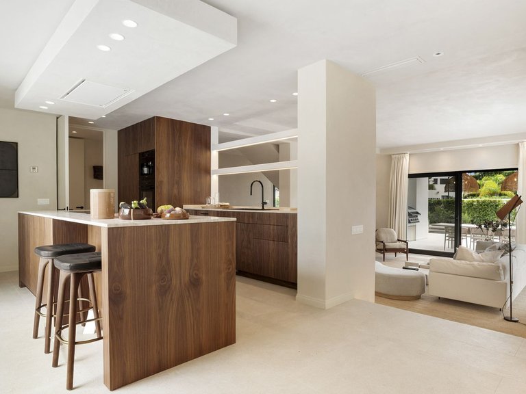 Villa for Sale in Benahavís, Malaga 10