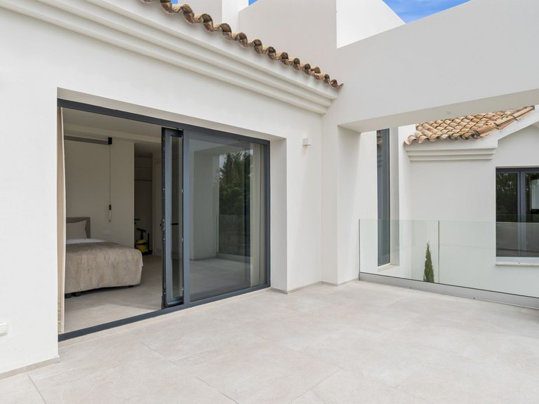 Villa for Sale in Benahavís, Malaga 18