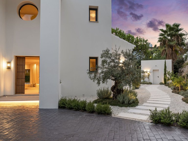 Villa for Sale in Benahavís, Malaga 31