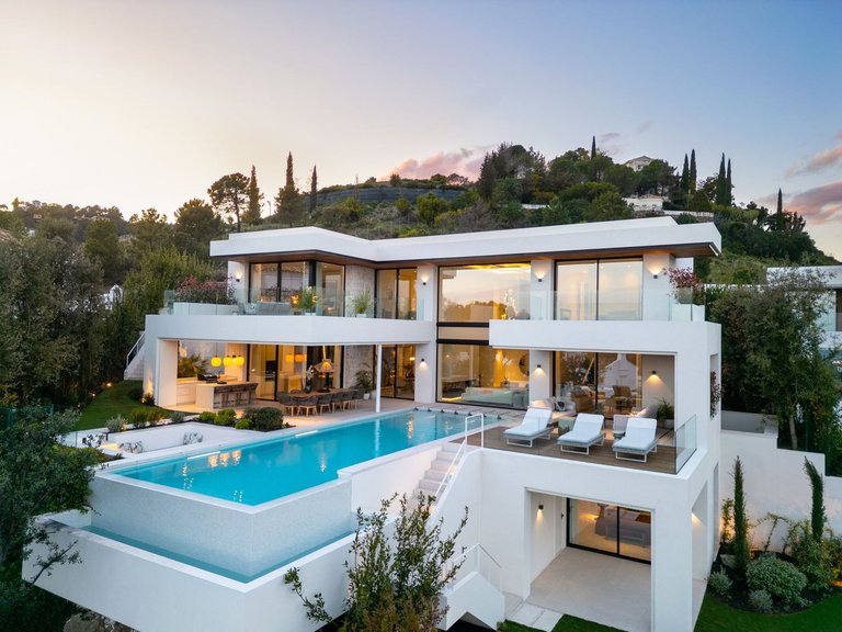 Villa for Sale in Benahavís, Malaga 1