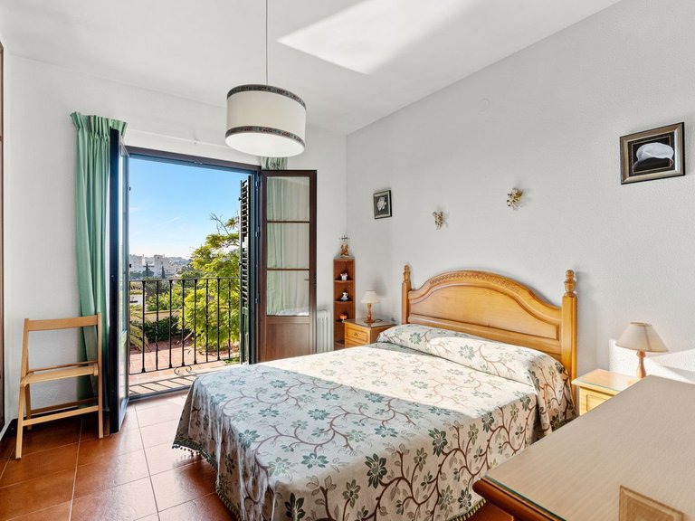 Villa for Sale in Arroyo De La Miel, Malaga 16