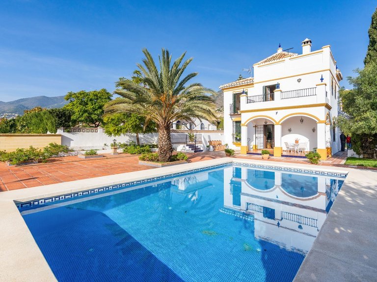Villa for Sale in Arroyo De La Miel, Malaga 2