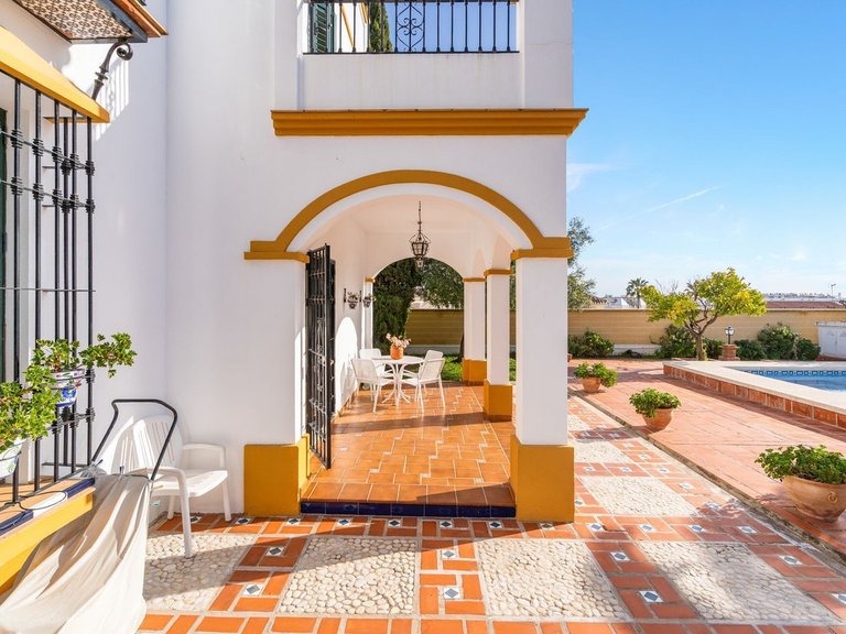 Villa for Sale in Arroyo De La Miel, Malaga 28