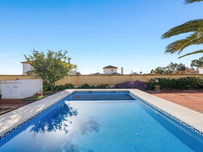 Villa for Sale in Arroyo De La Miel, Malaga 29