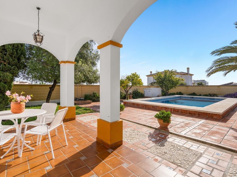 Villa for Sale in Arroyo De La Miel, Malaga 3