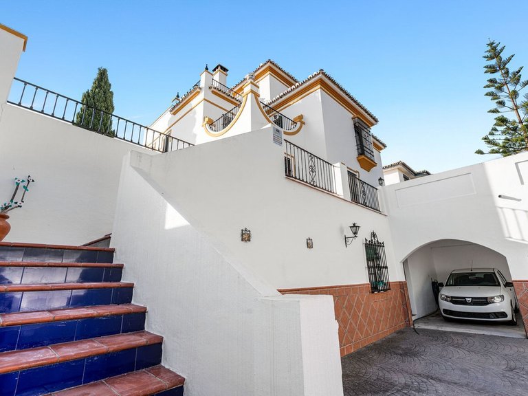 Villa for Sale in Arroyo De La Miel, Malaga 33