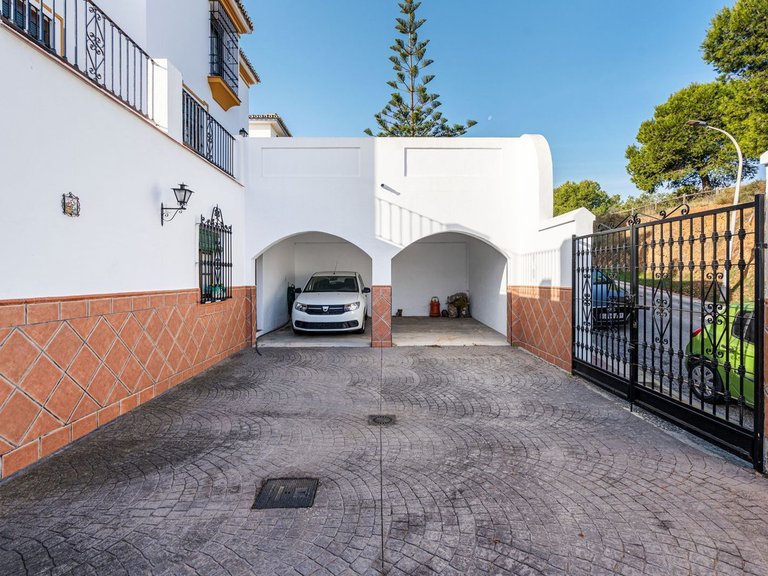 Villa for Sale in Arroyo De La Miel, Malaga 34