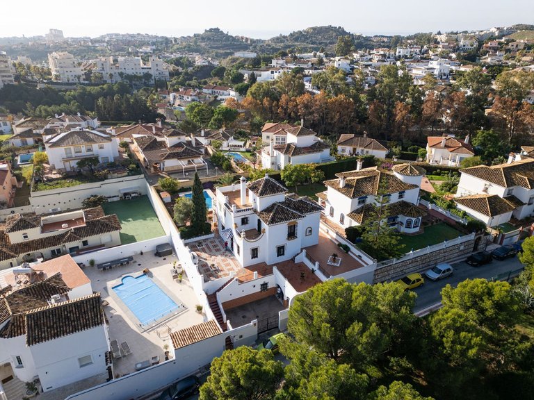 Villa for Sale in Arroyo De La Miel, Malaga 38