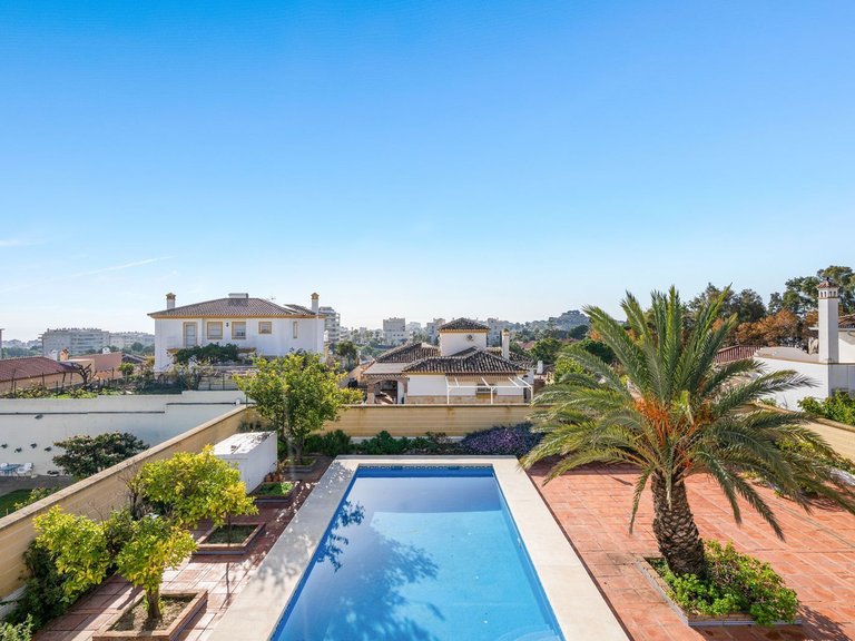 Villa for Sale in Arroyo De La Miel, Malaga 4