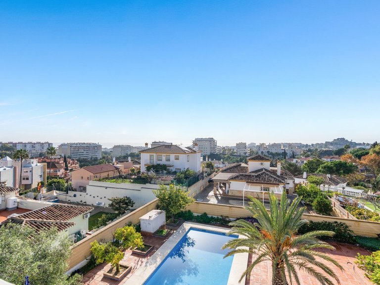 Villa for Sale in Arroyo De La Miel, Malaga 40
