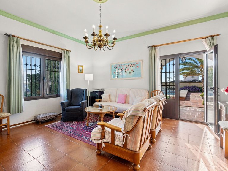 Villa for Sale in Arroyo De La Miel, Malaga 6
