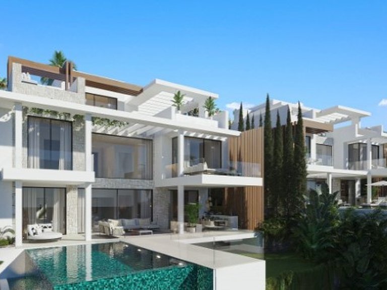 Villa for Sale in New Golden Mile, Malaga 20