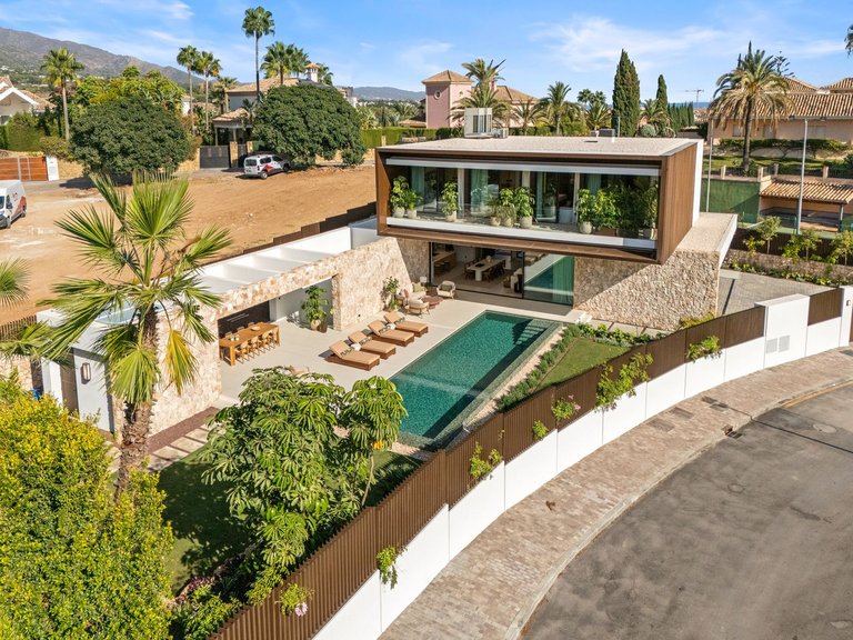 Villa for Sale in Marbella, Malaga 1