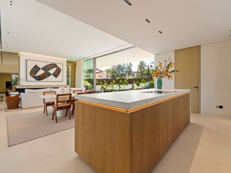 Villa for Sale in Marbella, Malaga 41