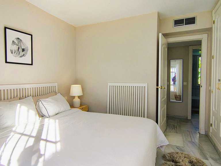 Apartment for Sale in Nueva Andalucía, Malaga 11