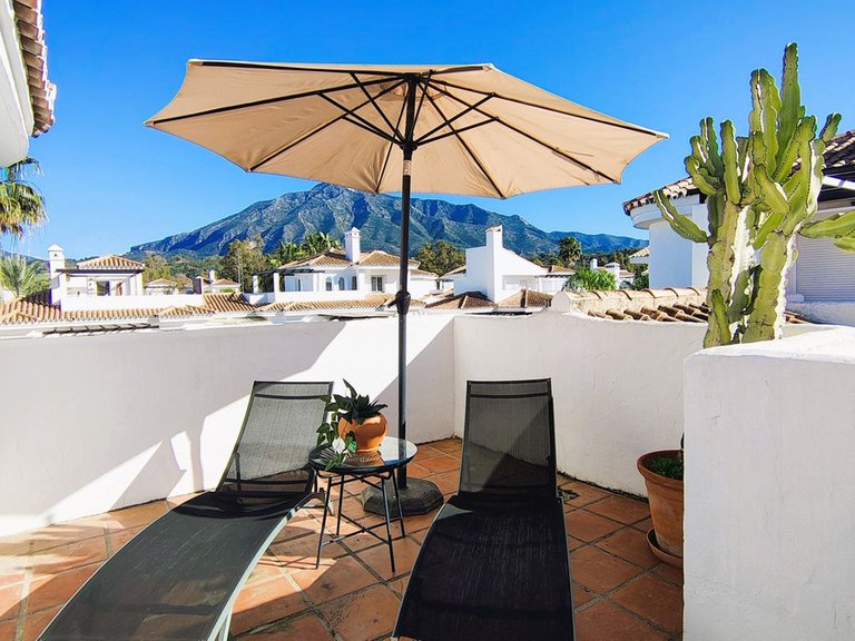 Apartment for Sale in Nueva Andalucía, Malaga 19