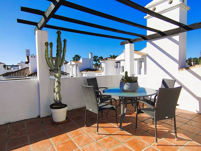Apartment for Sale in Nueva Andalucía, Malaga 21