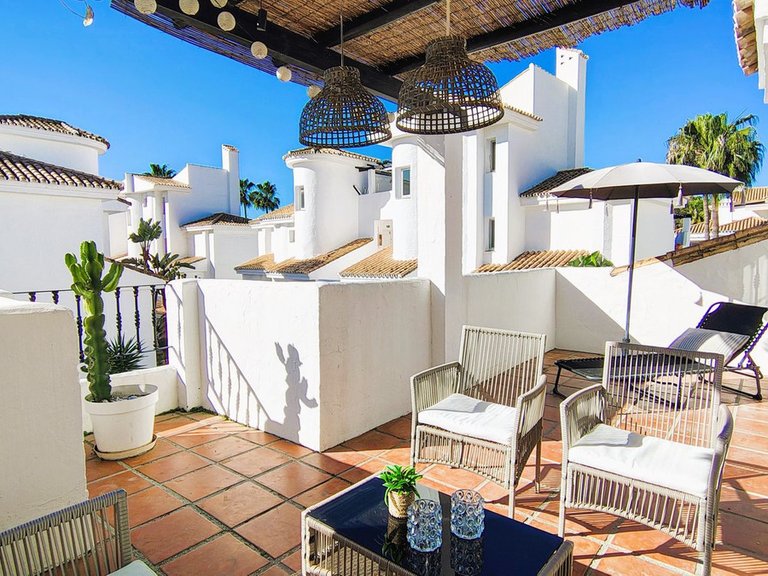 Apartment for Sale in Nueva Andalucía, Malaga 8