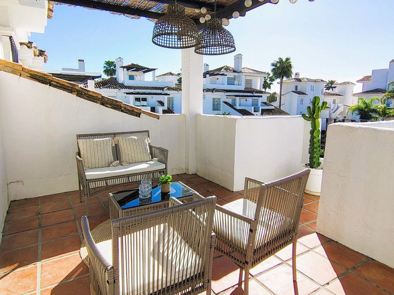 Apartment for Sale in Nueva Andalucía, Malaga 9