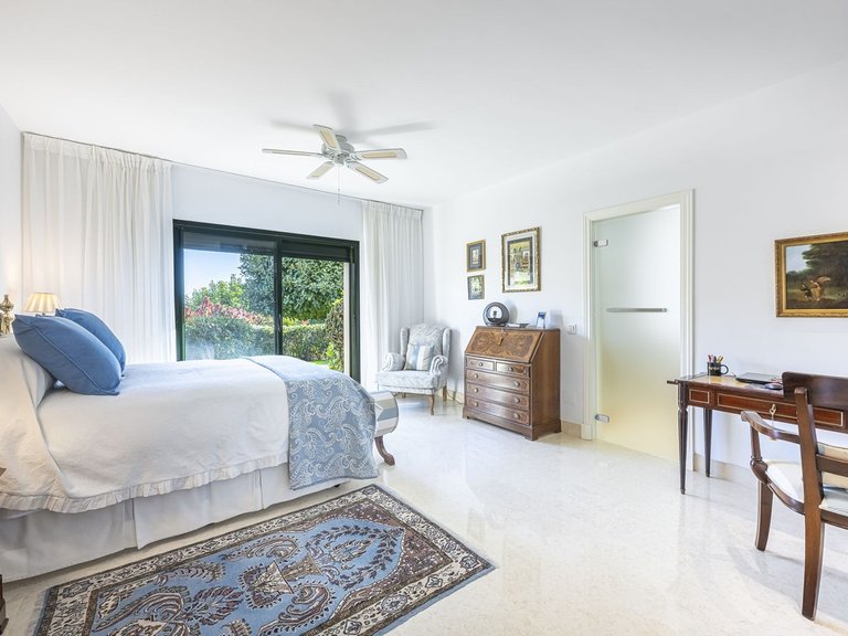 Apartment for Sale in Benahavís, Malaga 11