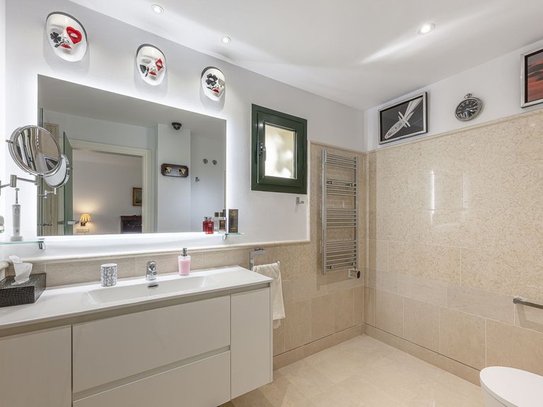 Apartment for Sale in Benahavís, Malaga 13